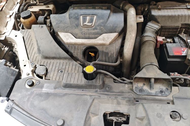 Used Luxgen U6 SUV 2014 2.0T ZhiZun Model Engine Bay Right