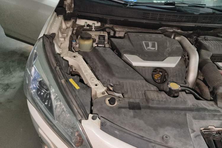 Used Luxgen U6 SUV 2014 2.0T Flagship Edition Engine Bay Right