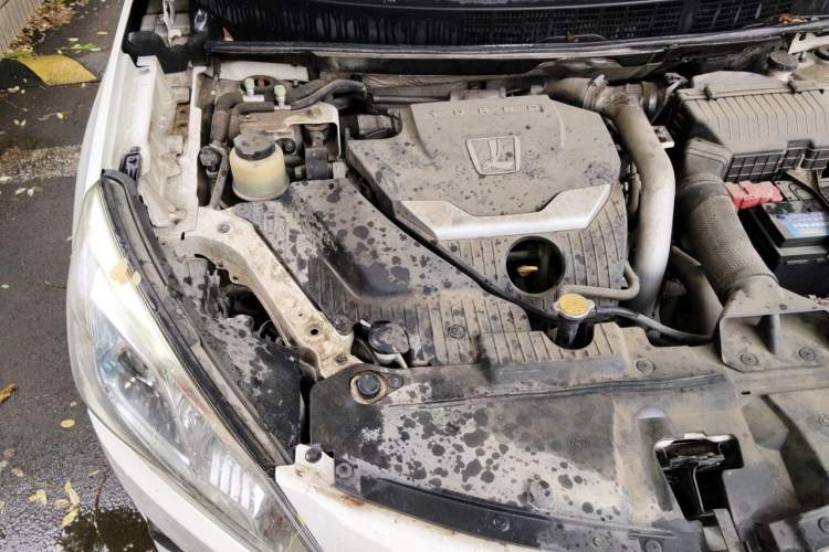 Used Luxgen U6 SUV 2014 2.0T ZhiZun Model Engine Bay Right