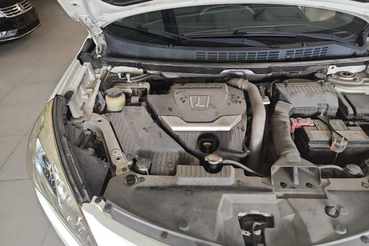 Used Luxgen U6 SUV 2014 2.0T ZhiZun Model Engine Bay Right