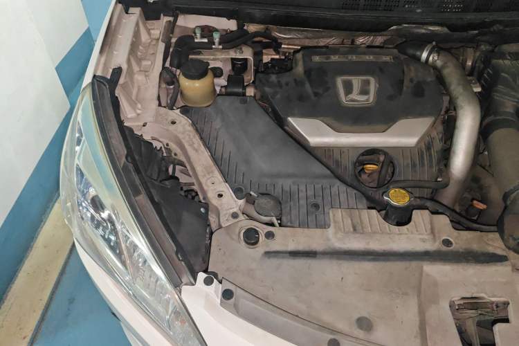 Used Luxgen U6 SUV 2014 1.8T Fashion Edition Engine Bay Right