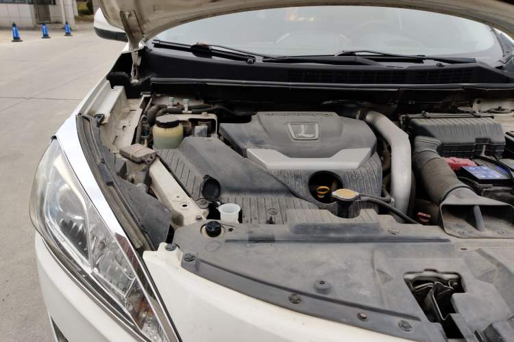 Used Luxgen U6 SUV 2014 1.8T Fashion Edition Engine Bay Right