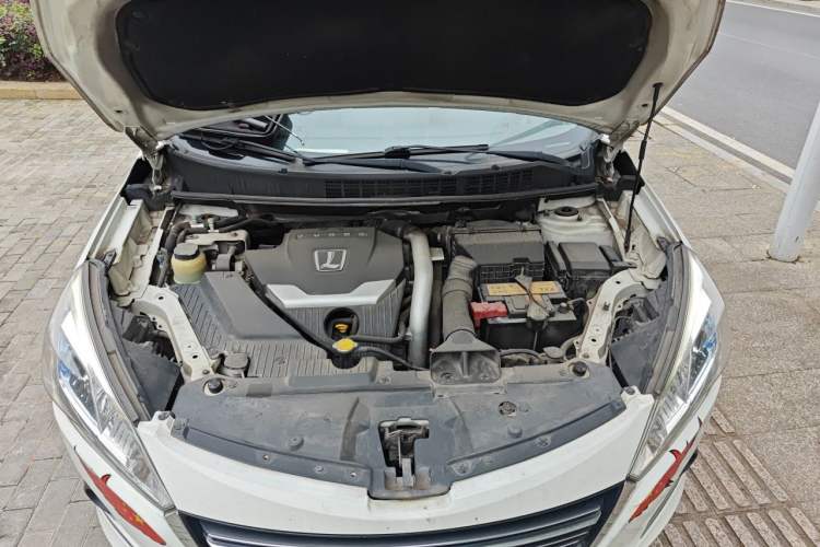 Used Luxgen U6 SUV 2014 1.8T New Innovation Type Engine Bay