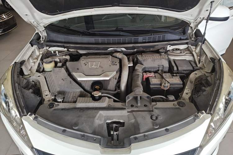 Used Luxgen U6 SUV 2014 2.0T ZhiZun Model Engine Bay
