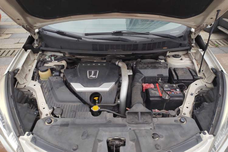 Used Luxgen U6 SUV 2014 1.8T Fashion Edition Engine Bay