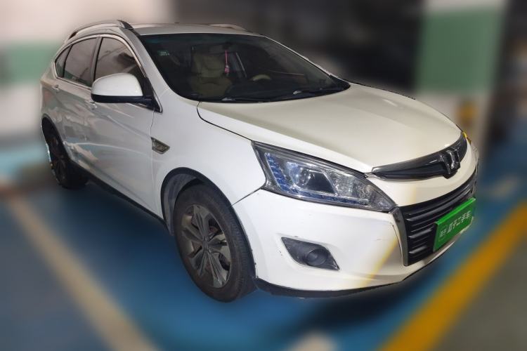 Used Luxgen U6 SUV 2014 1.8T Charm Version Front Right 45 Deg