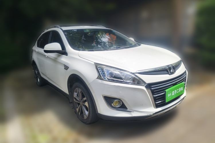 Used Luxgen U6 SUV 2014 1.8T Fashion Edition Front Right 45 Deg