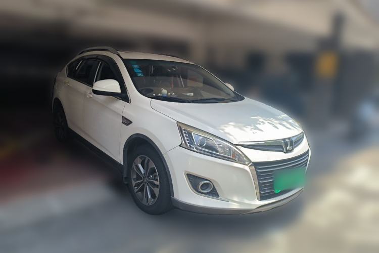 Used Luxgen U6 SUV 2014 1.8T Fashion Edition Front Right 45 Deg