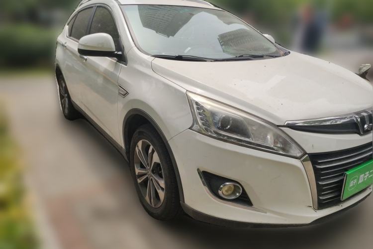 Used Luxgen U6 SUV 2014 1.8T Fashion Edition Front Right 45 Deg