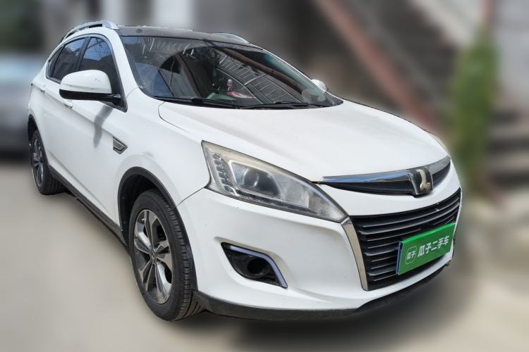 Used Luxgen U6 SUV 2014 1.8T Fashion Edition Front Right 45 Deg
