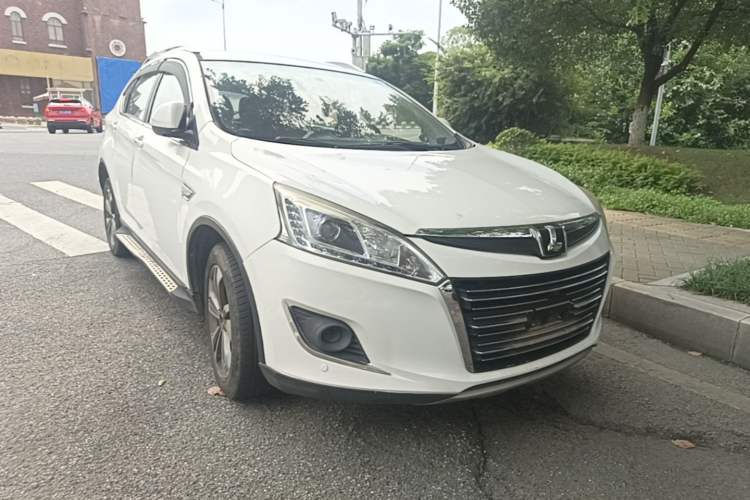 Used Luxgen U6 SUV 2014 1.8T Fashion Edition Front Right 45 Deg