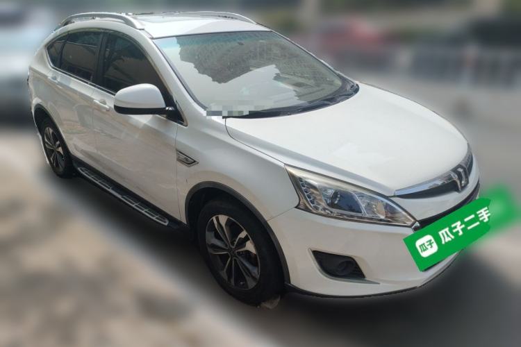 Used Luxgen U6 SUV 2014 1.8T Fashion Edition Front Right 45 Deg