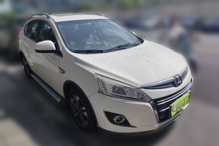 Used Luxgen U6 SUV 2014 1.8T Fashion Edition Front Right 45 Deg