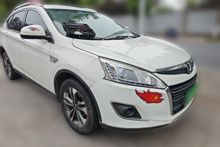 Used Luxgen U6 SUV 2014 1.8T New Innovation Type Front Right 45 Deg