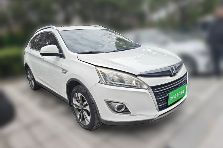 Used Luxgen U6 SUV 2014 2.0T Fashion Edition Front Right 45 Deg