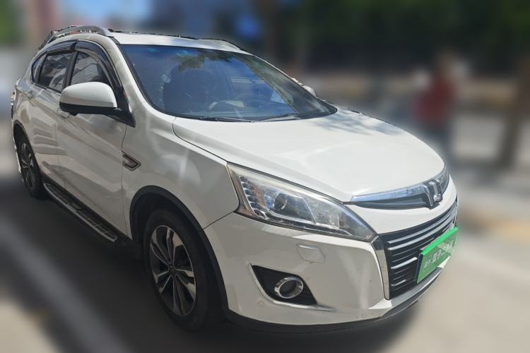 Used Luxgen U6 SUV 2014 2.0T Flagship Edition Front Right 45 Deg
