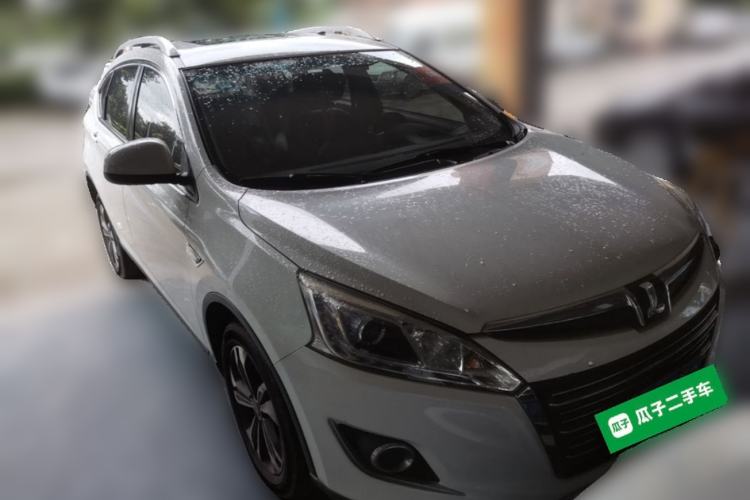 Used Luxgen U6 SUV 2014 2.0T ZhiZun Model Front Right 45 Deg