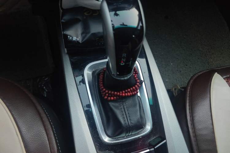 Used Luxgen U6 SUV 2014 1.8T Charm Version Gear Lever