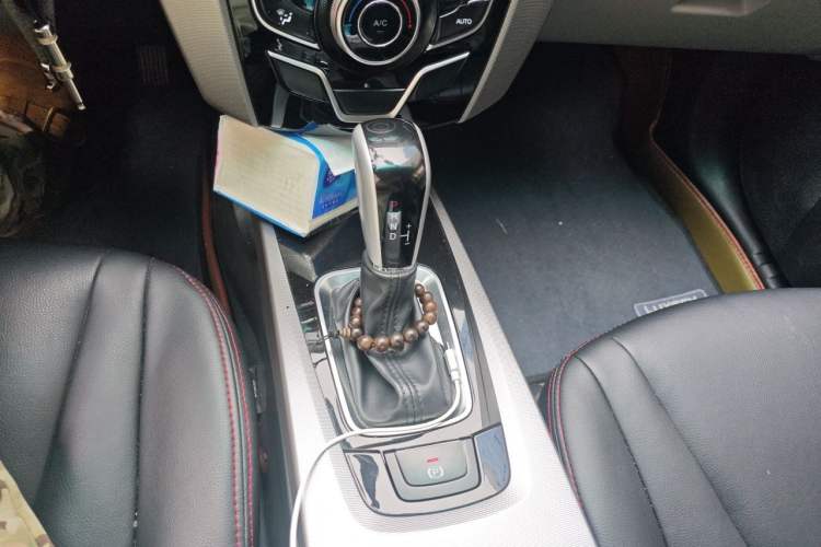 Used Luxgen U6 SUV 2014 1.8T Charm Version Gear Lever