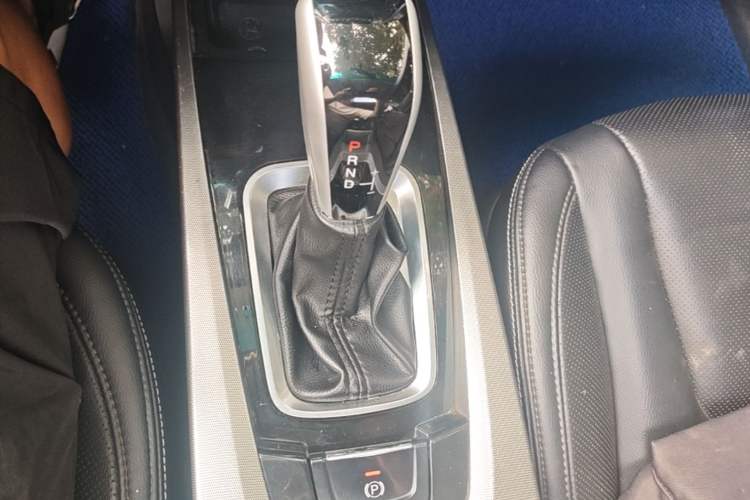 Used Luxgen U6 SUV 2014 2.0T Fashion Edition Gear Lever