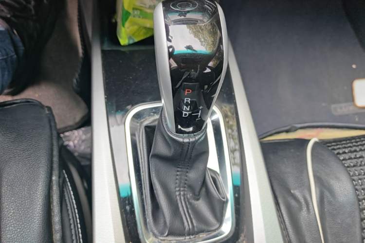 Used Luxgen U6 SUV 2014 1.8T Fashion Edition Gear Lever