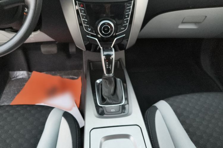 Used Luxgen U6 SUV 2014 1.8T Charm Version Gear Lever