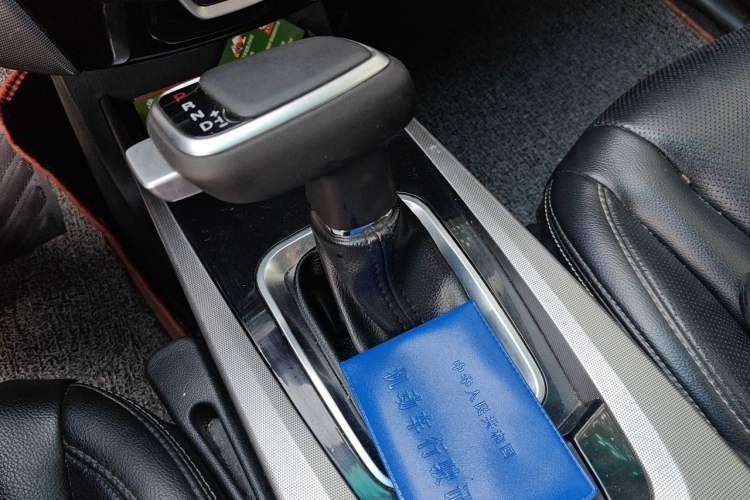 Used Luxgen U6 SUV 2014 1.8T Fashion Edition Gear Lever