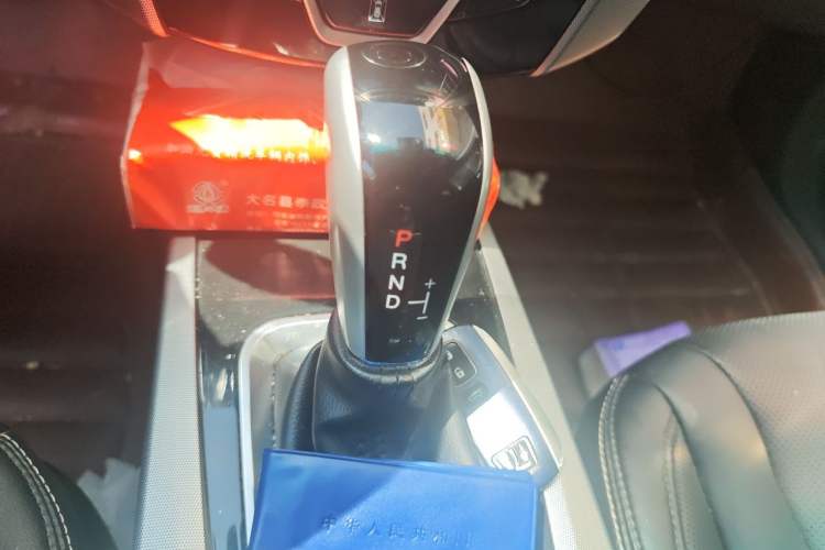 Used Luxgen U6 SUV 2014 2.0T Flagship Edition Gear Lever