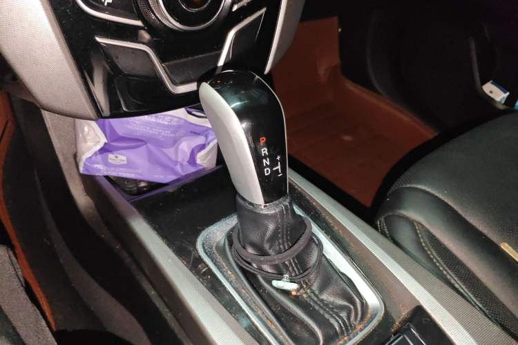 Used Luxgen U6 SUV 2014 1.8T Fashion Edition Gear Lever