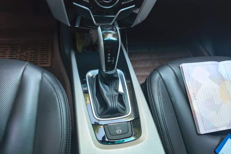 Used Luxgen U6 SUV 2014 1.8T Fashion Edition Gear Lever