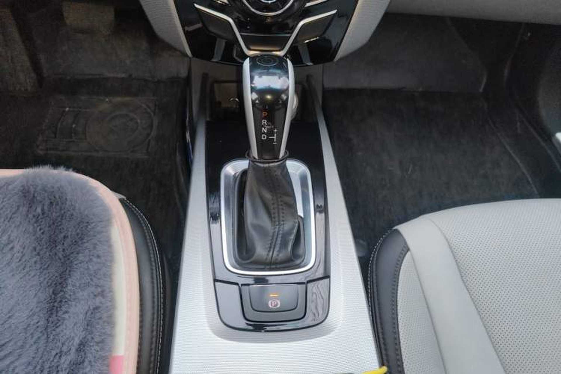 Used Luxgen U6 SUV 2014 1.8T Fashion Edition Gear Lever