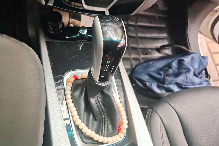 Used Luxgen U6 SUV 2014 1.8T Fashion Edition Gear Lever