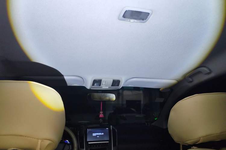 Used Luxgen U6 SUV 2014 1.8T Charm Version Headliner