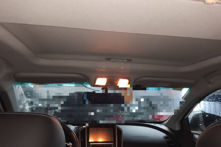 Used Luxgen U6 SUV 2014 2.0T ZhiZun Model Headliner