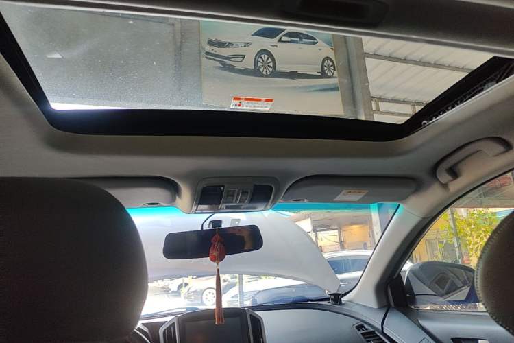 Used Luxgen U6 SUV 2014 1.8T ZhiZun Model Headliner