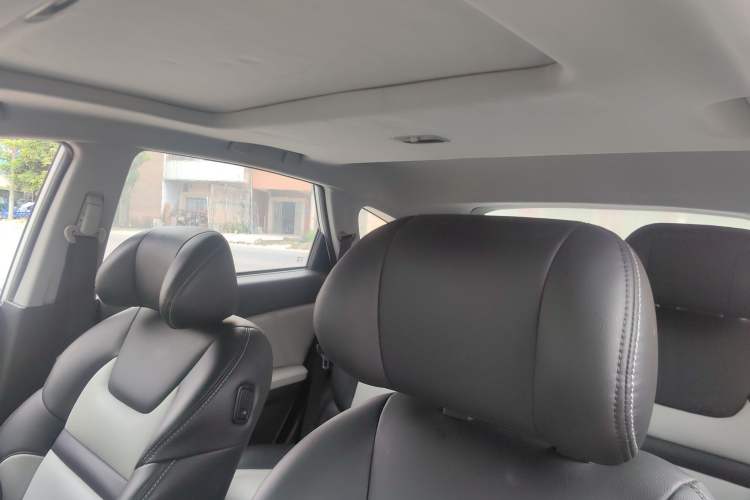 Used Luxgen U6 SUV 2014 2.0T ZhiZun Model Headliner