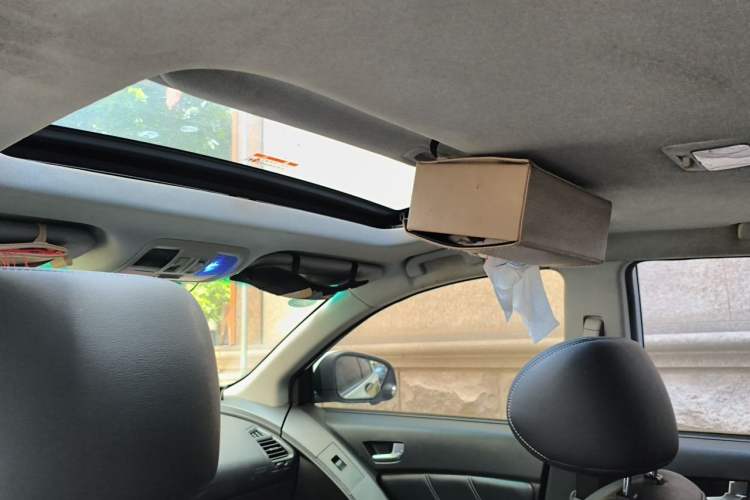 Used Luxgen U6 SUV 2014 1.8T ZhiZun Model Headliner