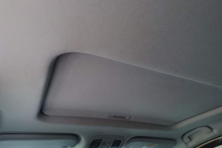 Used Luxgen U6 SUV 2014 2.0T ZhiZun Model Headliner