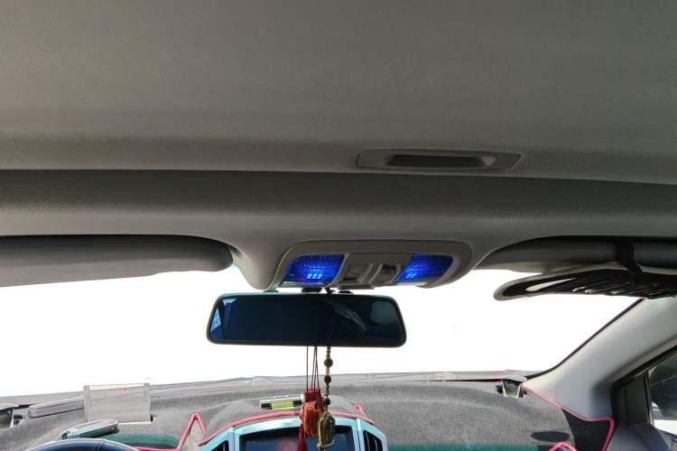 Used Luxgen U6 SUV 2014 2.0T ZhiZun Model Headliner