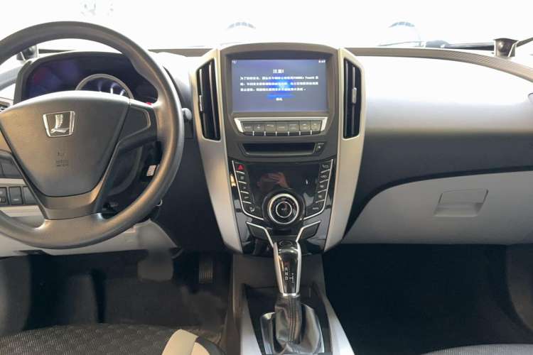 Used Luxgen U6 SUV 2014 1.8T Charm Version Interior 3