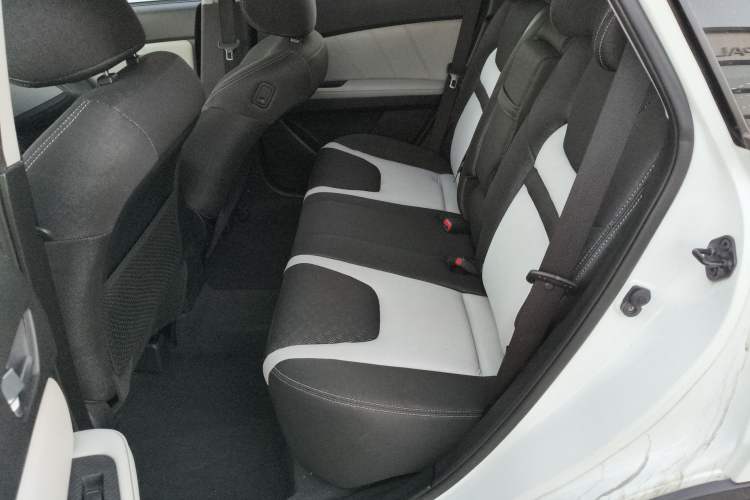Used Luxgen U6 SUV 2014 1.8T Charm Version Interior 3