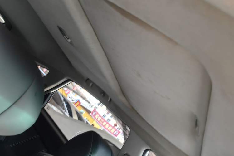 Used Luxgen U6 SUV 2014 1.8T Fashion Edition Interior 3
