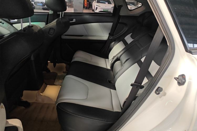 Used Luxgen U6 SUV 2014 1.8T Fashion Edition Interior 4