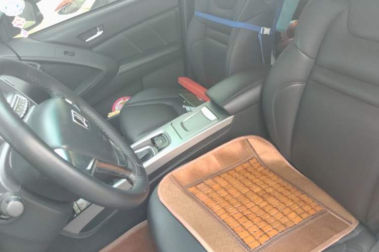 Used Luxgen U6 SUV 2014 1.8T Fashion Edition Left Front Seat