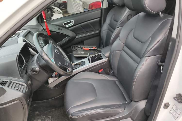 Used Luxgen U6 SUV 2014 1.8T Fashion Edition Left Front Seat