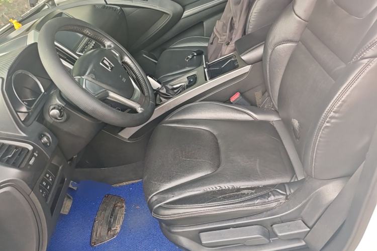 Used Luxgen U6 SUV 2014 2.0T Fashion Edition Left Front Seat