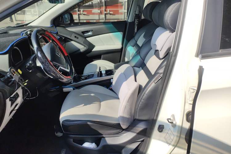 Used Luxgen U6 SUV 2014 2.0T ZhiZun Model Left Front Seat
