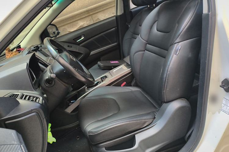 Used Luxgen U6 SUV 2014 1.8T ZhiZun Model Left Front Seat