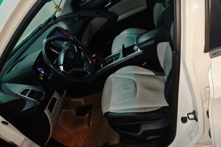 Used Luxgen U6 SUV 2014 1.8T ZhiZun Model Left Front Seat
