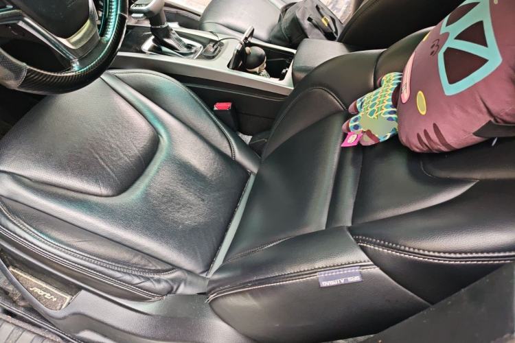 Used Luxgen U6 SUV 2014 2.0T ZhiZun Model Left Front Seat